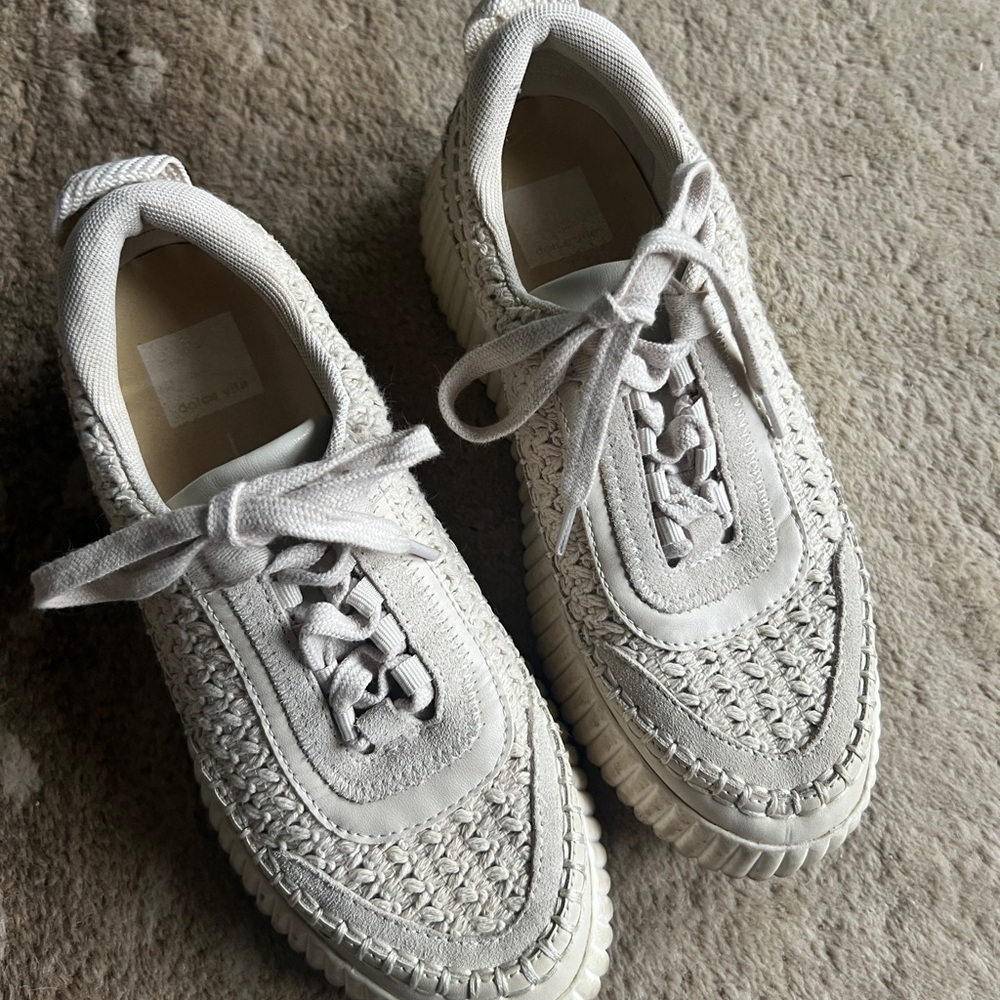 Size 6 Dolce Vita Dolen Sneakers